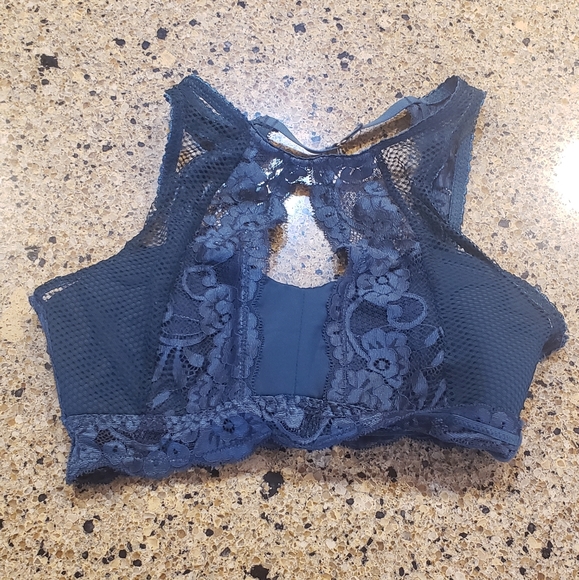 ❄️Cynthia Rawley Bralette❄️ - Picture 2 of 4